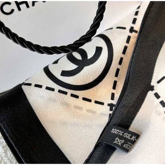 !LAST ONE! 100% SILK Luxury Scarf Designer Logo 20" x 20" White with Black Trim - Picture 5 of 5